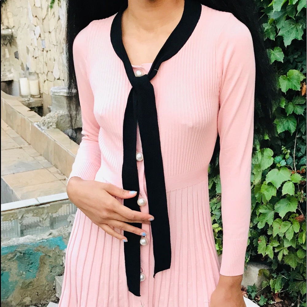 Nit pink dress